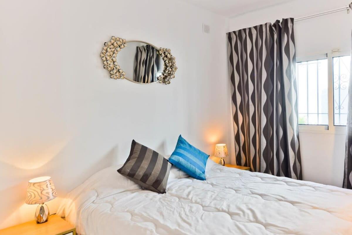 Appartamento Capistrano Pueblo Nerja Esterno foto